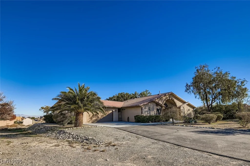6140 Grand Canyon, Las Vegas, NV 89149