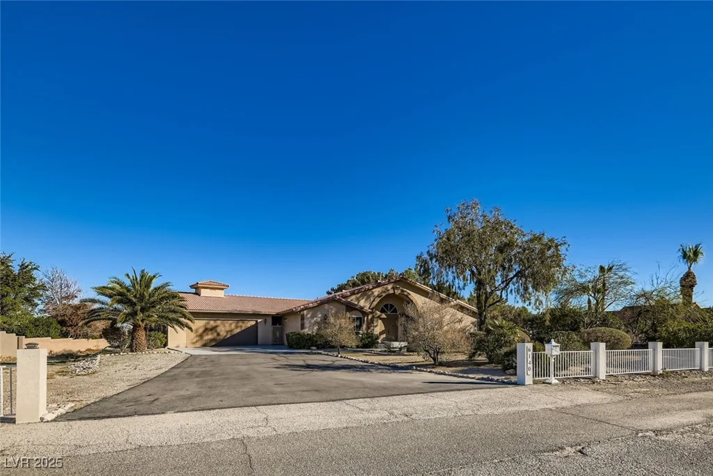 6140 Grand Canyon, Las Vegas, NV 89149