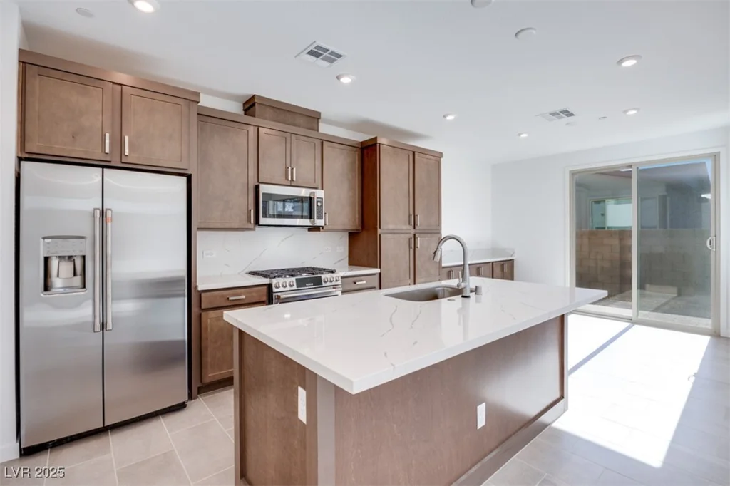 11935 Angle Cliff, Las Vegas, NV 89138