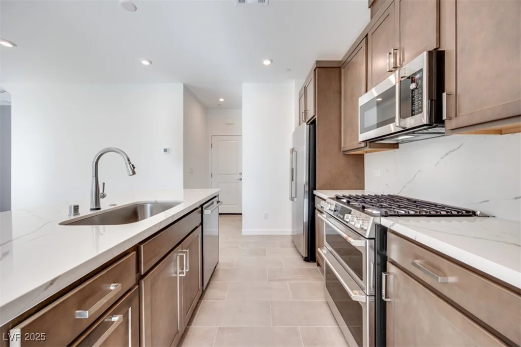 11935 Angle Cliff, Las Vegas, NV 89138