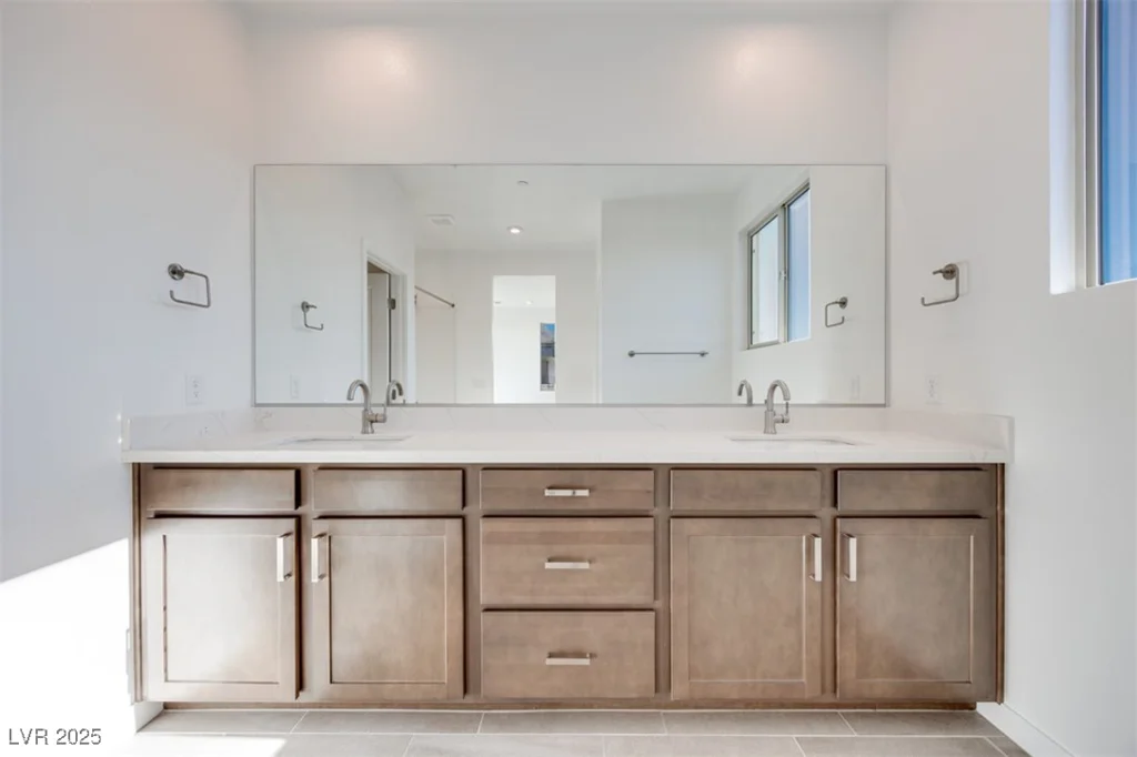 11935 Angle Cliff, Las Vegas, NV 89138
