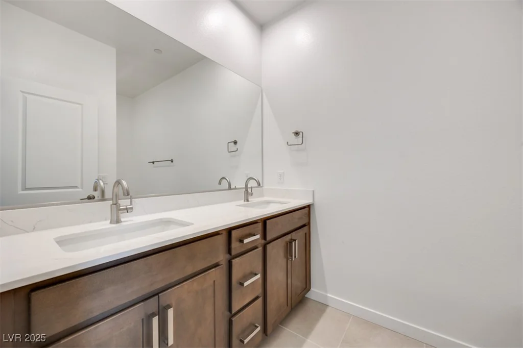 11935 Angle Cliff, Las Vegas, NV 89138