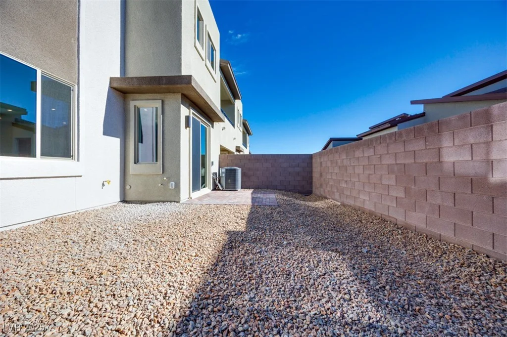 11935 Angle Cliff, Las Vegas, NV 89138