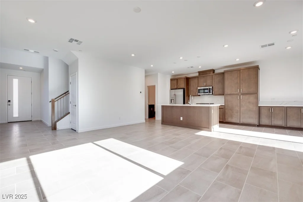 11935 Angle Cliff, Las Vegas, NV 89138