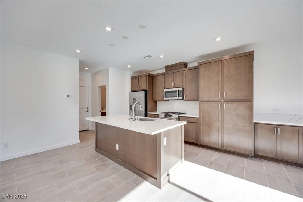 11935 Angle Cliff, Las Vegas, NV 89138