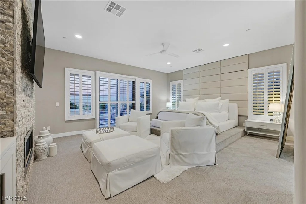 2 OLYMPIA OUTLOOK, Las Vegas, NV 89141