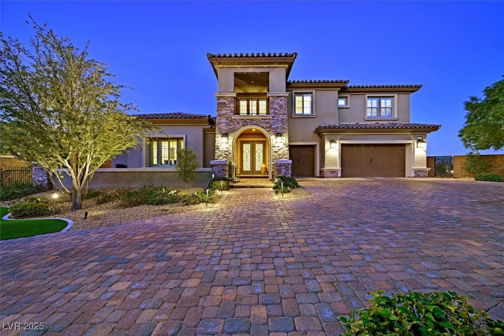 2 OLYMPIA OUTLOOK, Las Vegas, NV 89141