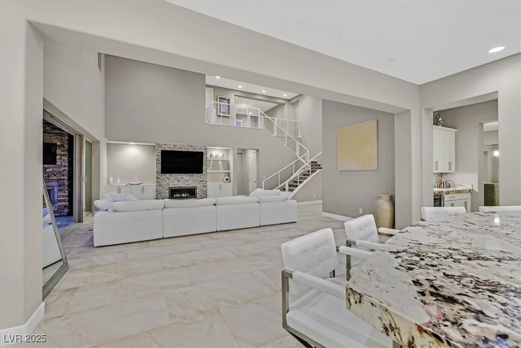 2 OLYMPIA OUTLOOK, Las Vegas, NV 89141