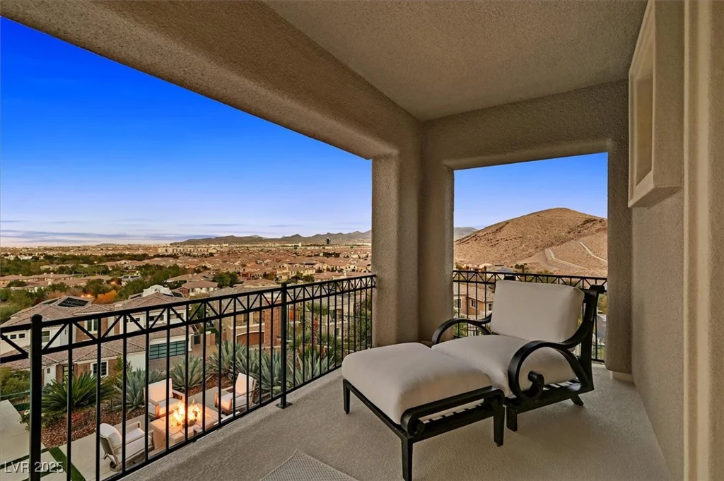 2 OLYMPIA OUTLOOK, Las Vegas, NV 89141