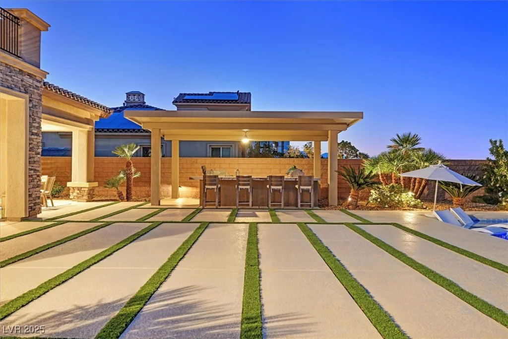 2 OLYMPIA OUTLOOK, Las Vegas, NV 89141