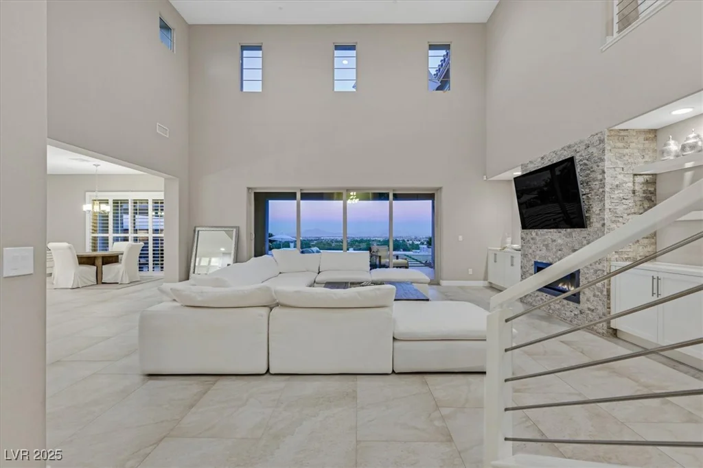 2 OLYMPIA OUTLOOK, Las Vegas, NV 89141