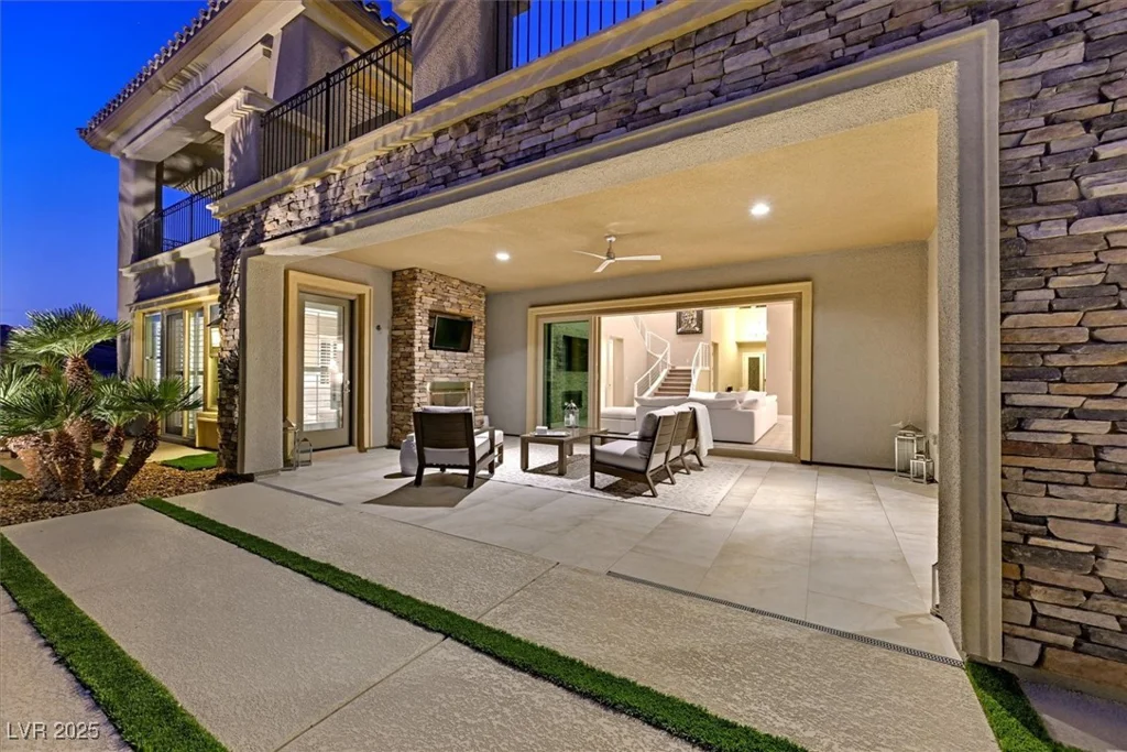 2 OLYMPIA OUTLOOK, Las Vegas, NV 89141