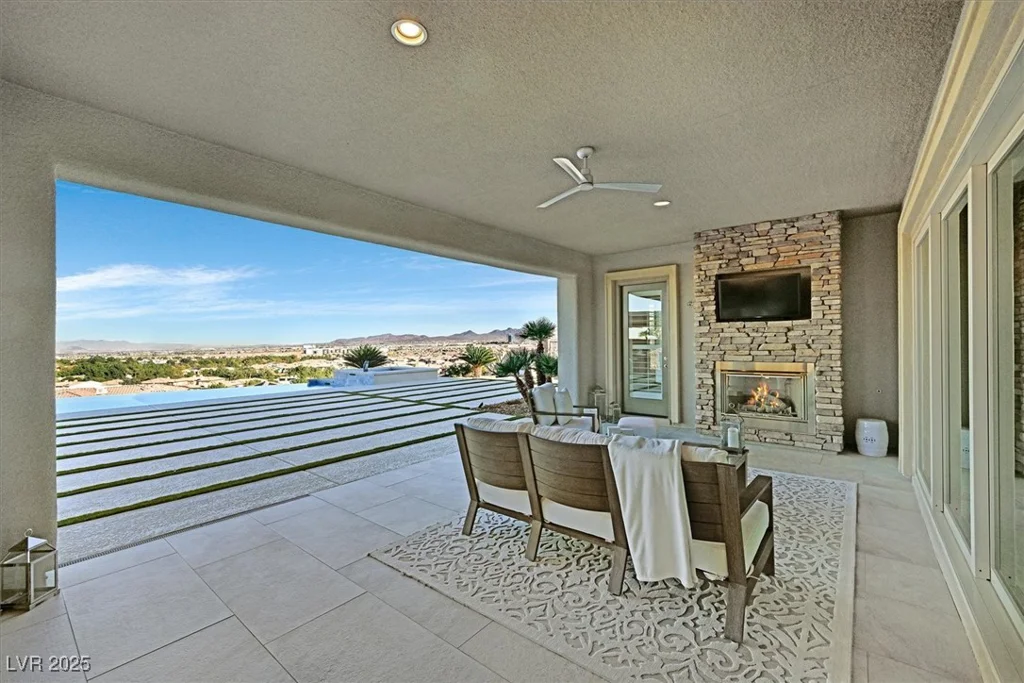 2 OLYMPIA OUTLOOK, Las Vegas, NV 89141