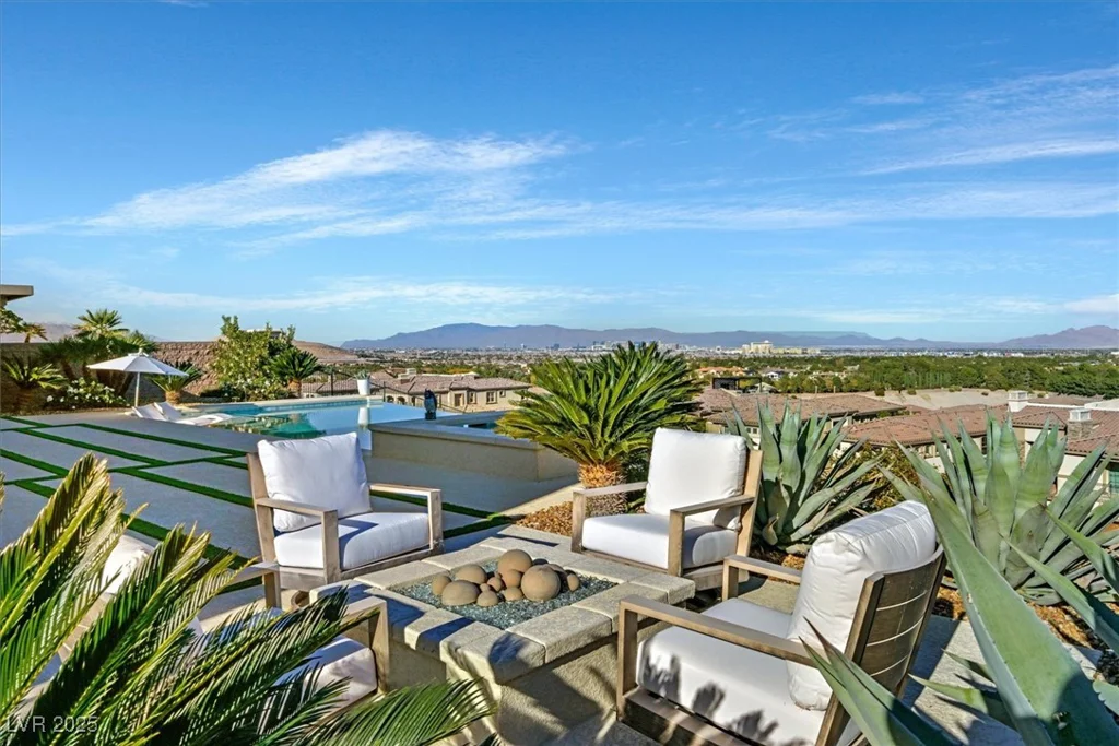 2 OLYMPIA OUTLOOK, Las Vegas, NV 89141