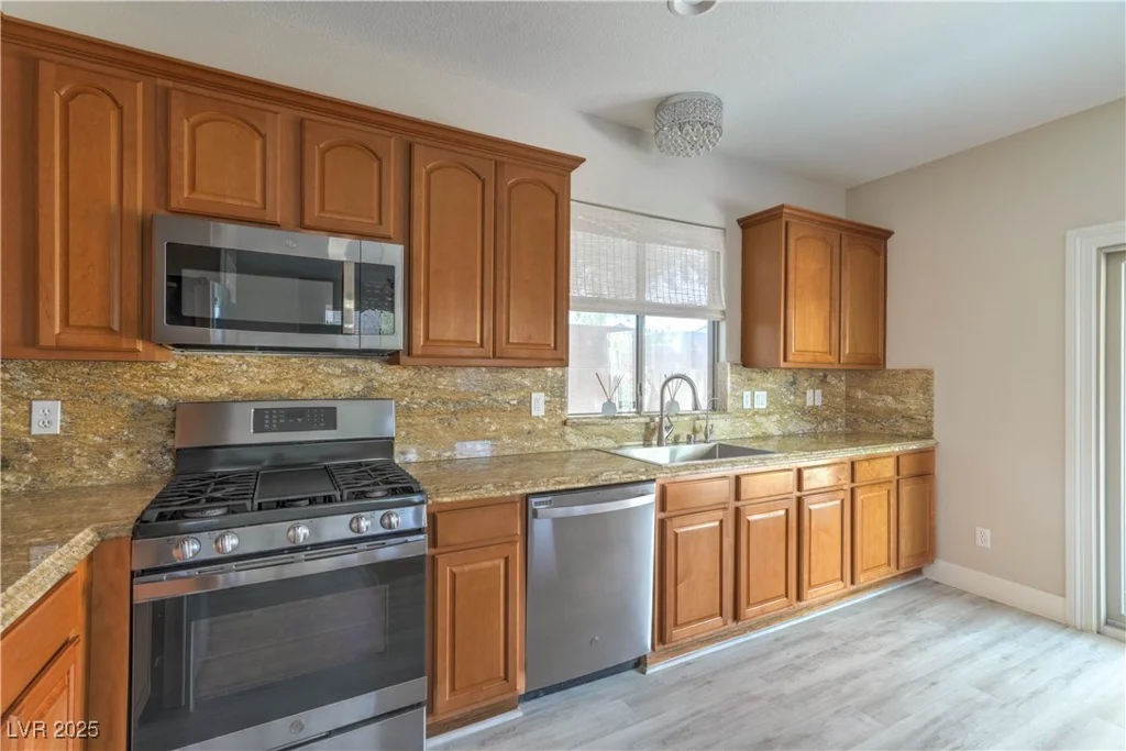 8021 Dancing Springs, Las Vegas, NV 89143
