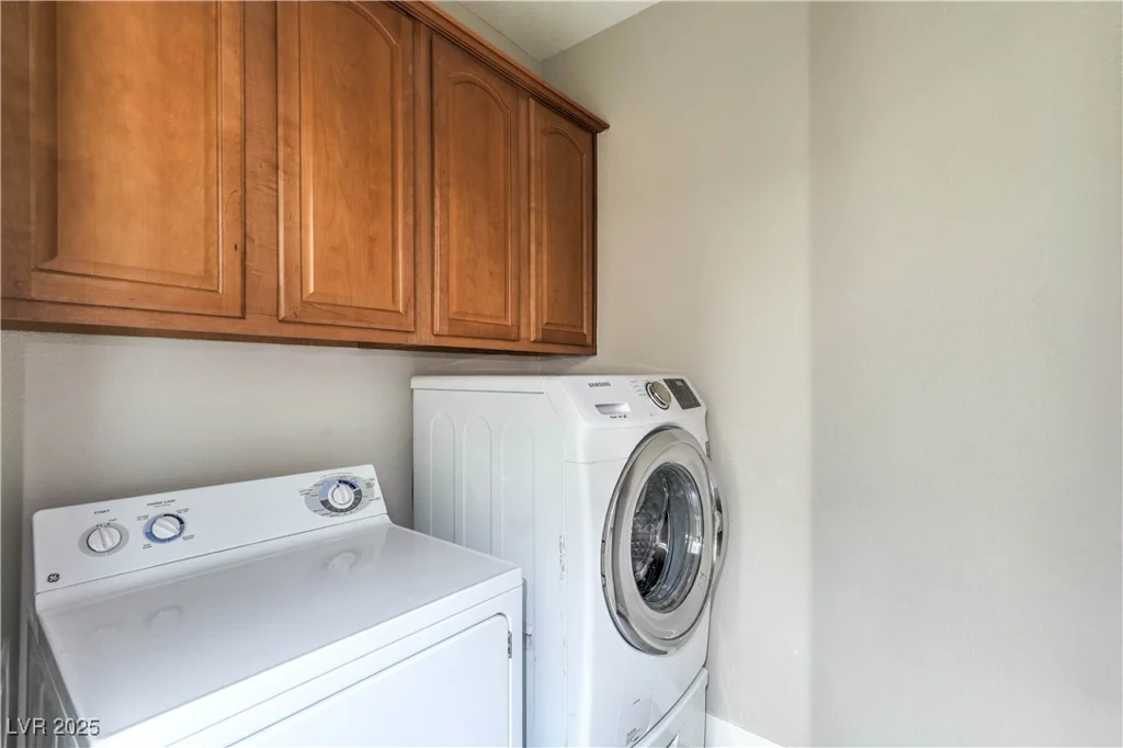 8021 Dancing Springs, Las Vegas, NV 89143