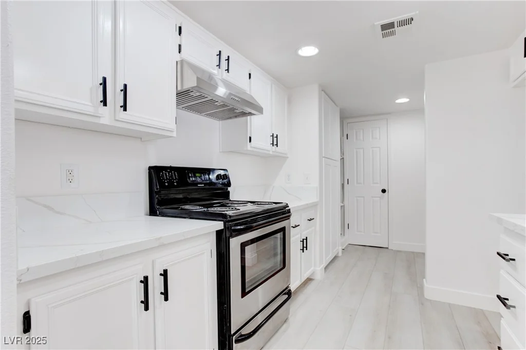 5792 Ambassador, Las Vegas, NV 89122