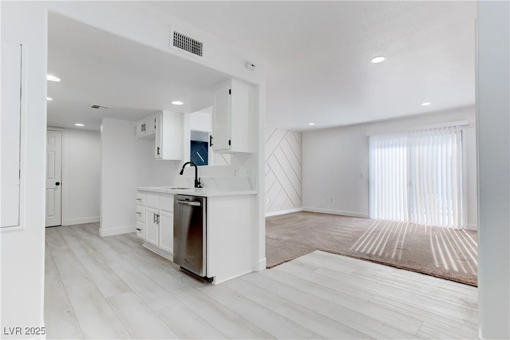 5792 Ambassador, Las Vegas, NV 89122