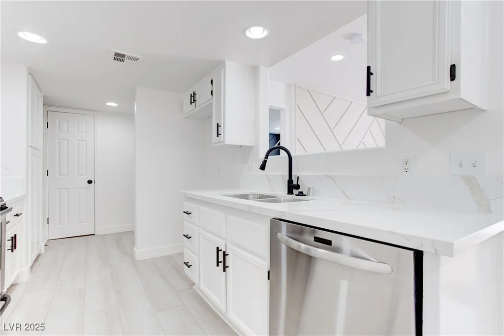 5792 Ambassador, Las Vegas, NV 89122