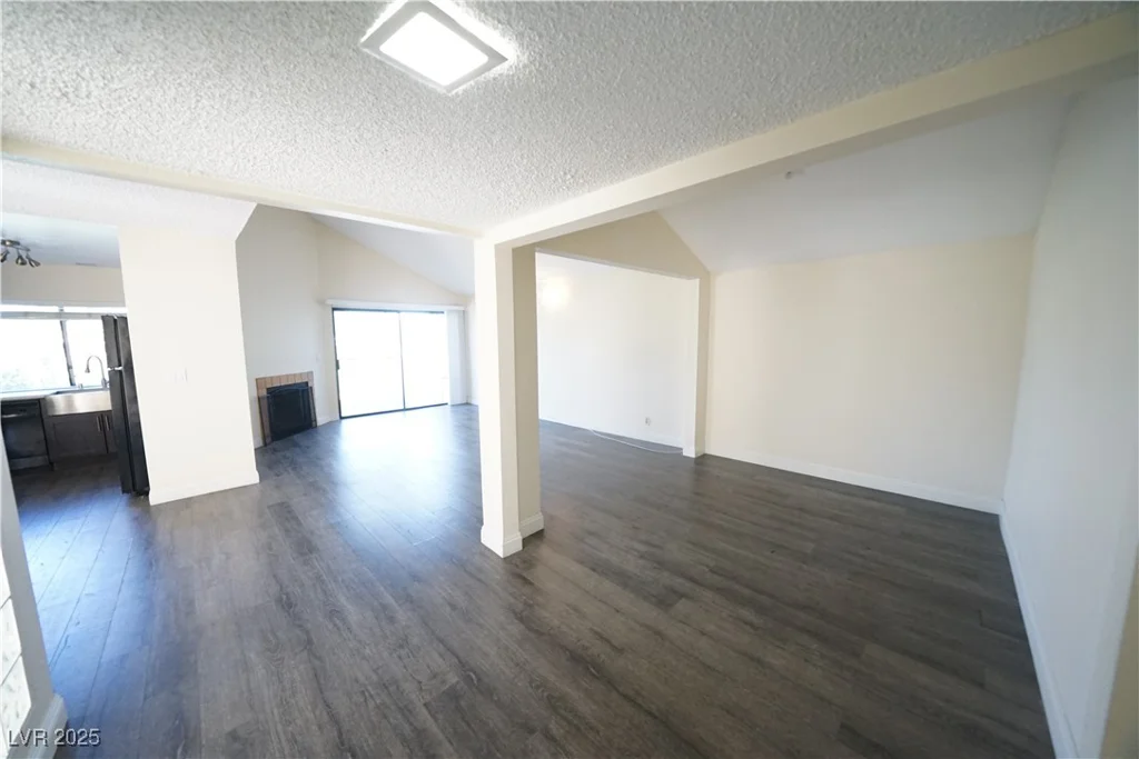 3153 Bel Air, Las Vegas, NV 89109