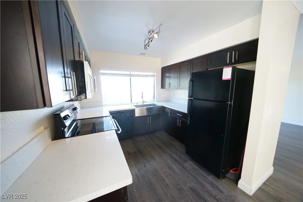 3153 Bel Air, Las Vegas, NV 89109
