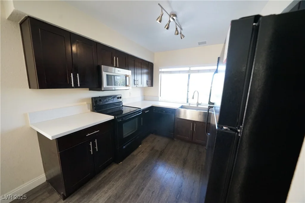 3153 Bel Air, Las Vegas, NV 89109