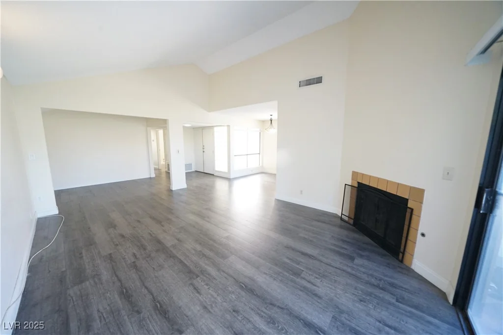 3153 Bel Air, Las Vegas, NV 89109