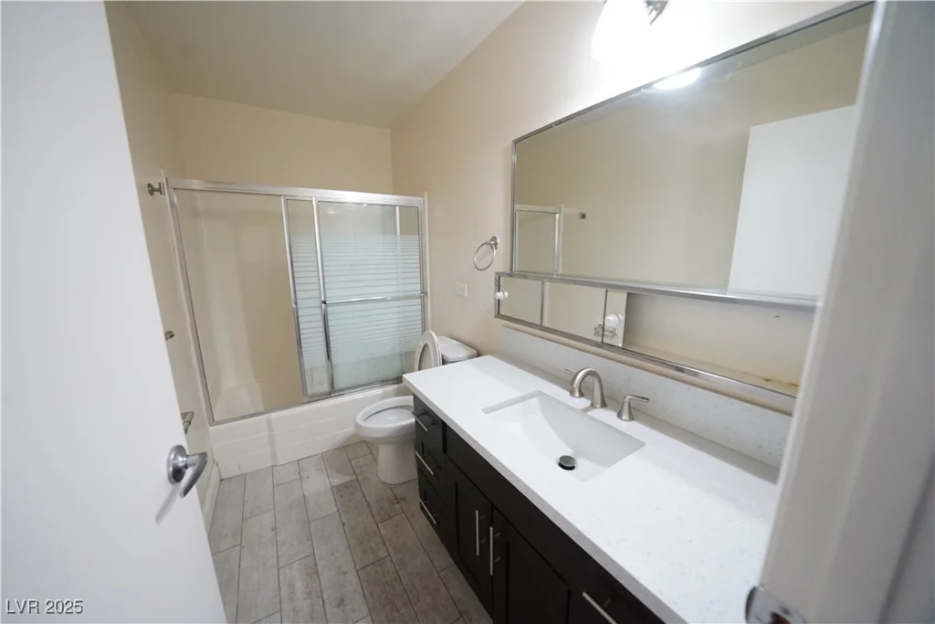 3153 Bel Air, Las Vegas, NV 89109