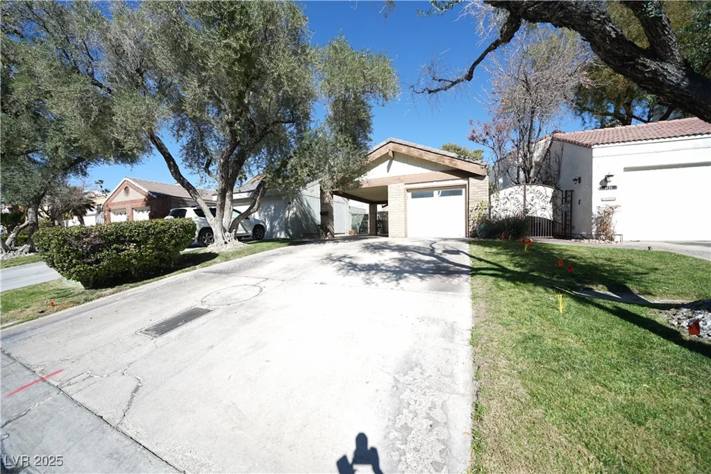 3153 Bel Air, Las Vegas, NV 89109