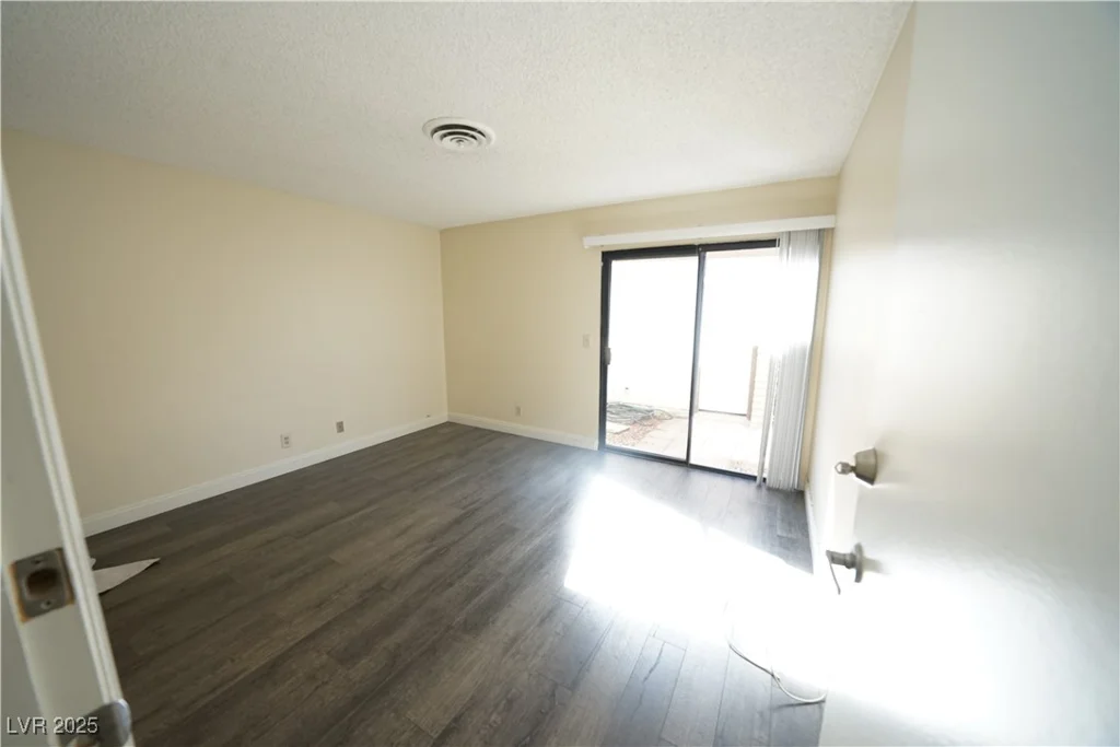 3153 Bel Air, Las Vegas, NV 89109