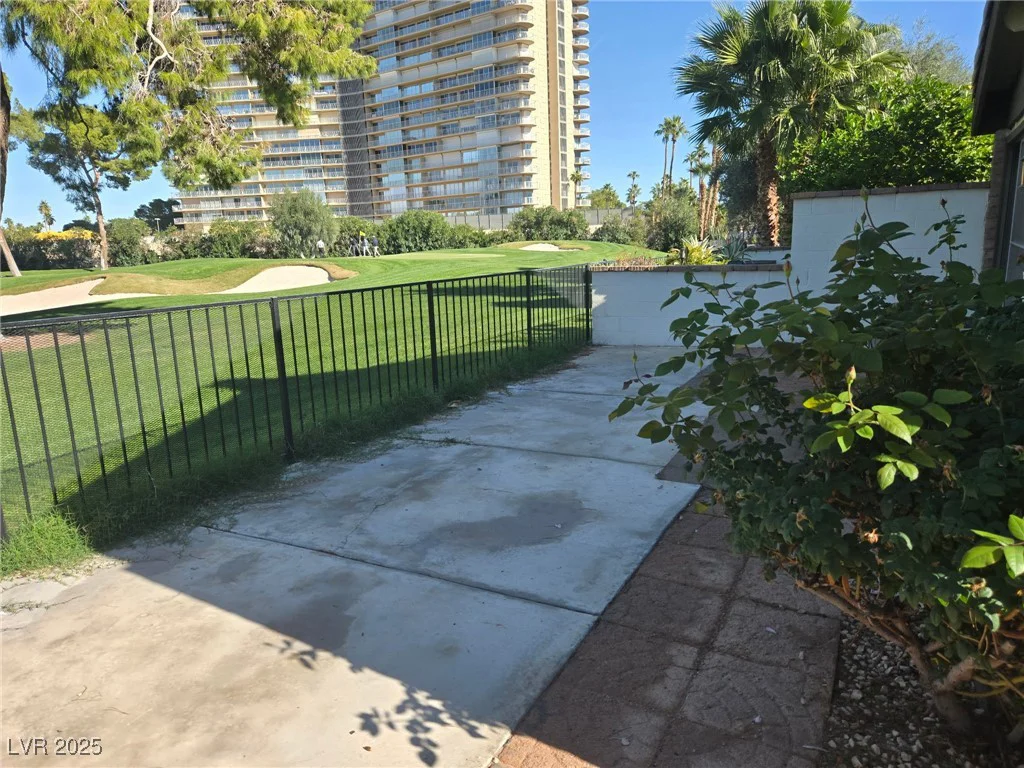 3153 Bel Air, Las Vegas, NV 89109