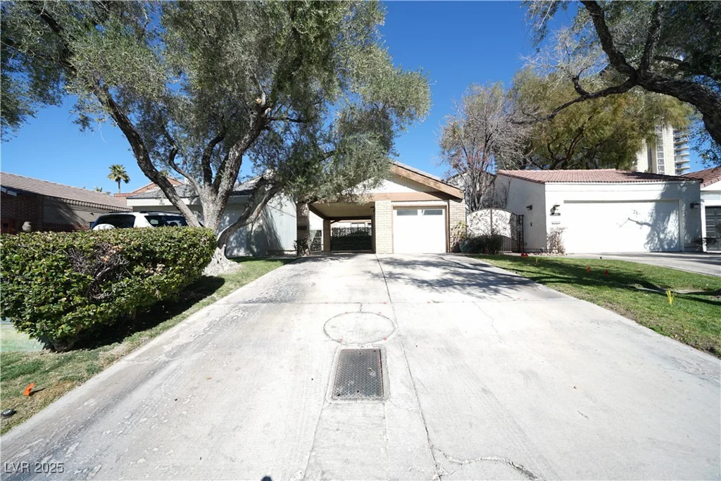 3153 Bel Air, Las Vegas, NV 89109