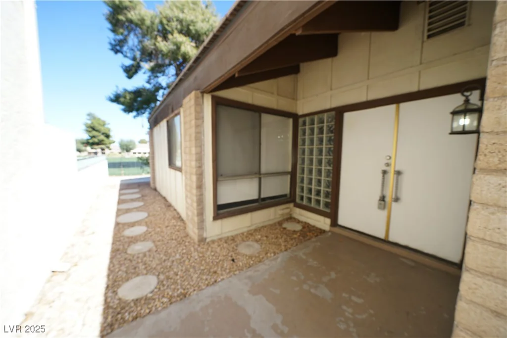 3153 Bel Air, Las Vegas, NV 89109