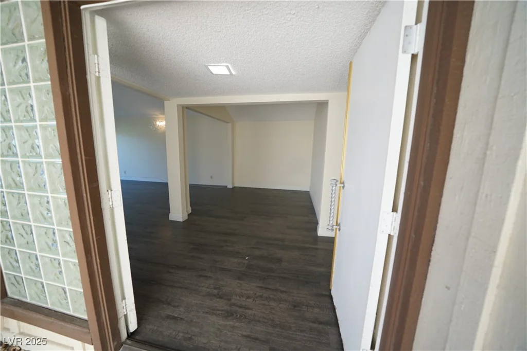 3153 Bel Air, Las Vegas, NV 89109
