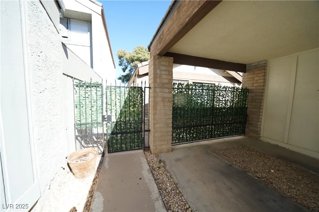 3153 Bel Air, Las Vegas, NV 89109