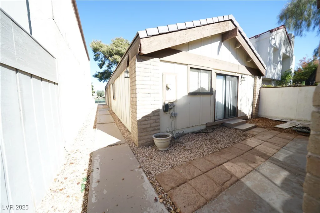 3153 Bel Air, Las Vegas, NV 89109