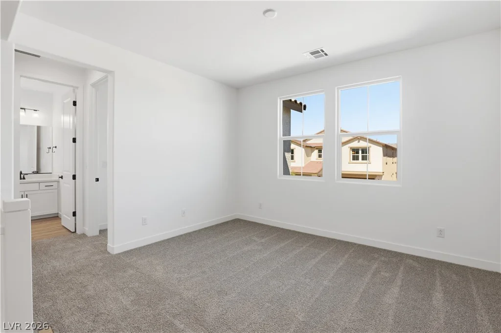 9939 Blazek Bluff, Las Vegas, NV 89178