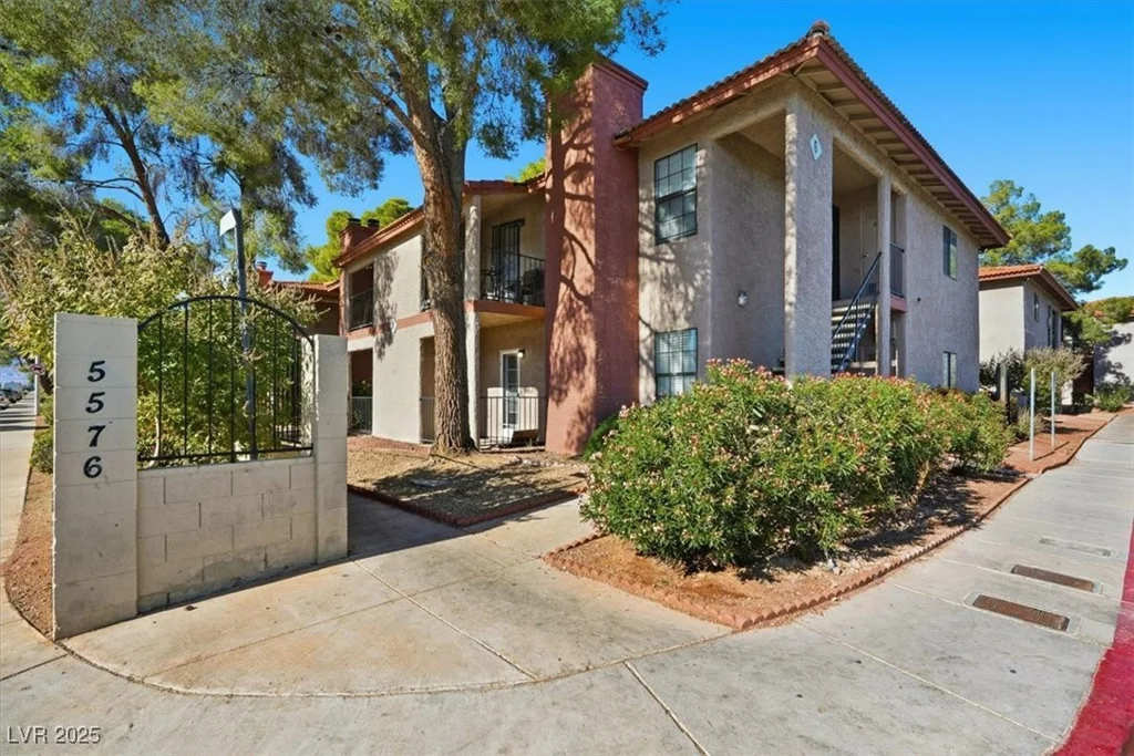 5576 Rochelle, Las Vegas, NV 89103