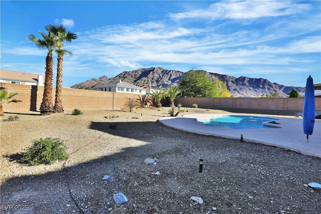 6830 Stone Meadows, Las Vegas, NV 89142