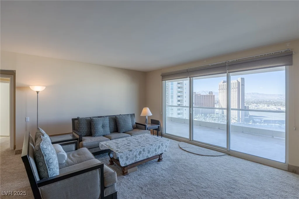 2777 Paradise, Las Vegas, NV 89109