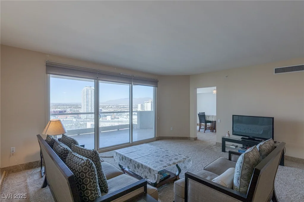 2777 Paradise, Las Vegas, NV 89109