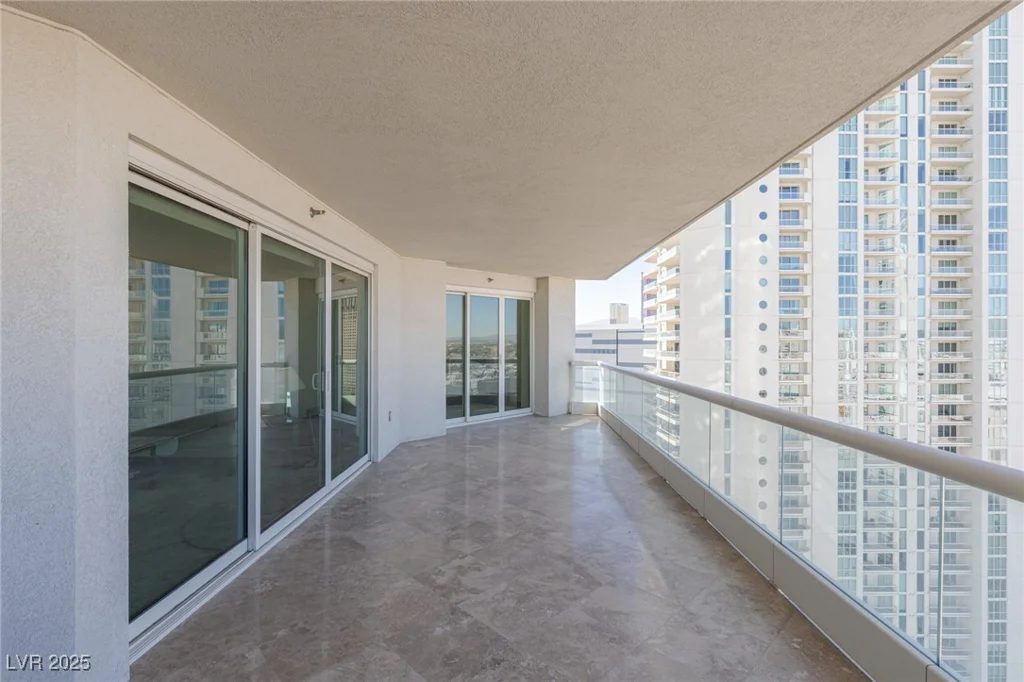 2777 Paradise, Las Vegas, NV 89109