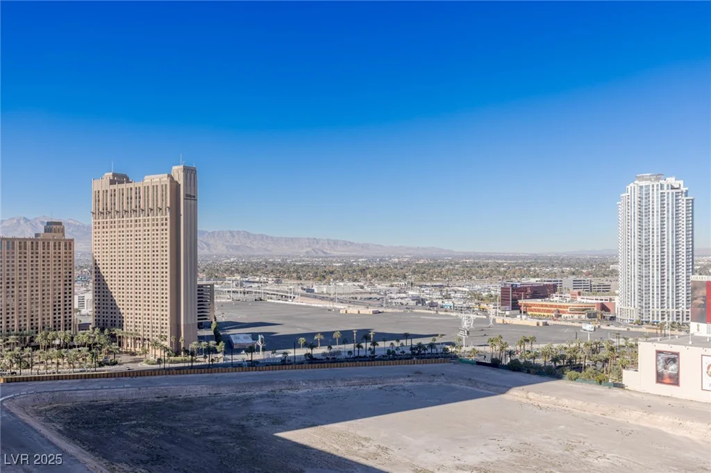 2777 Paradise, Las Vegas, NV 89109