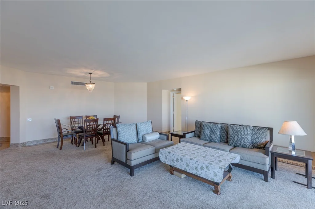 2777 Paradise, Las Vegas, NV 89109