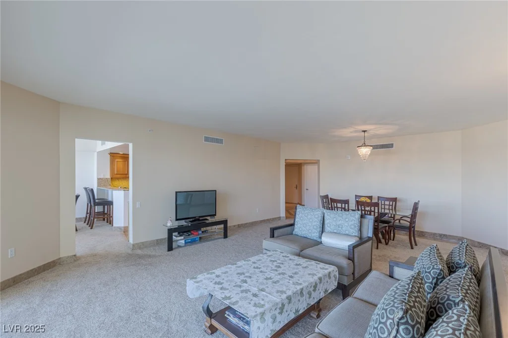 2777 Paradise, Las Vegas, NV 89109