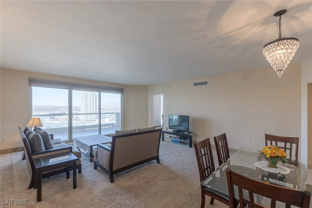2777 Paradise, Las Vegas, NV 89109