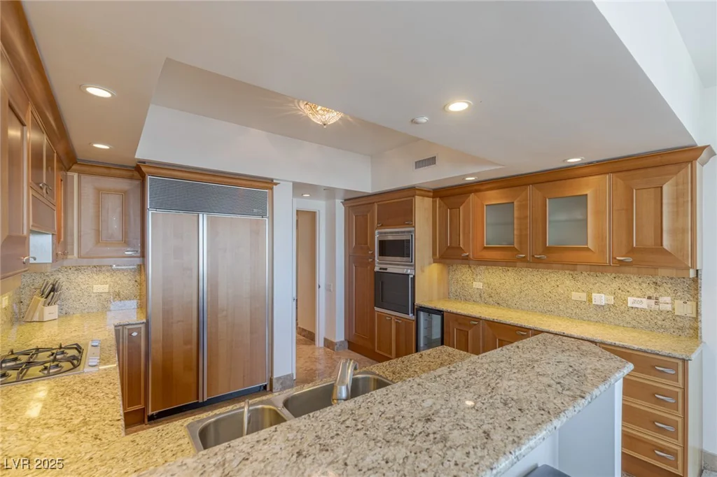 2777 Paradise, Las Vegas, NV 89109