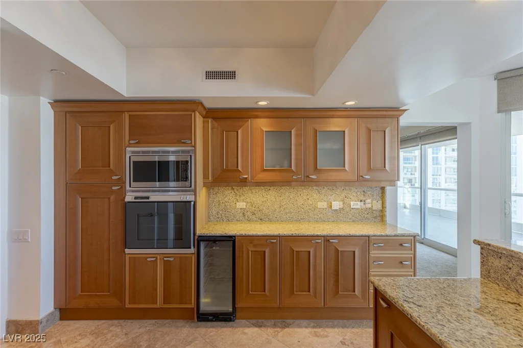 2777 Paradise, Las Vegas, NV 89109