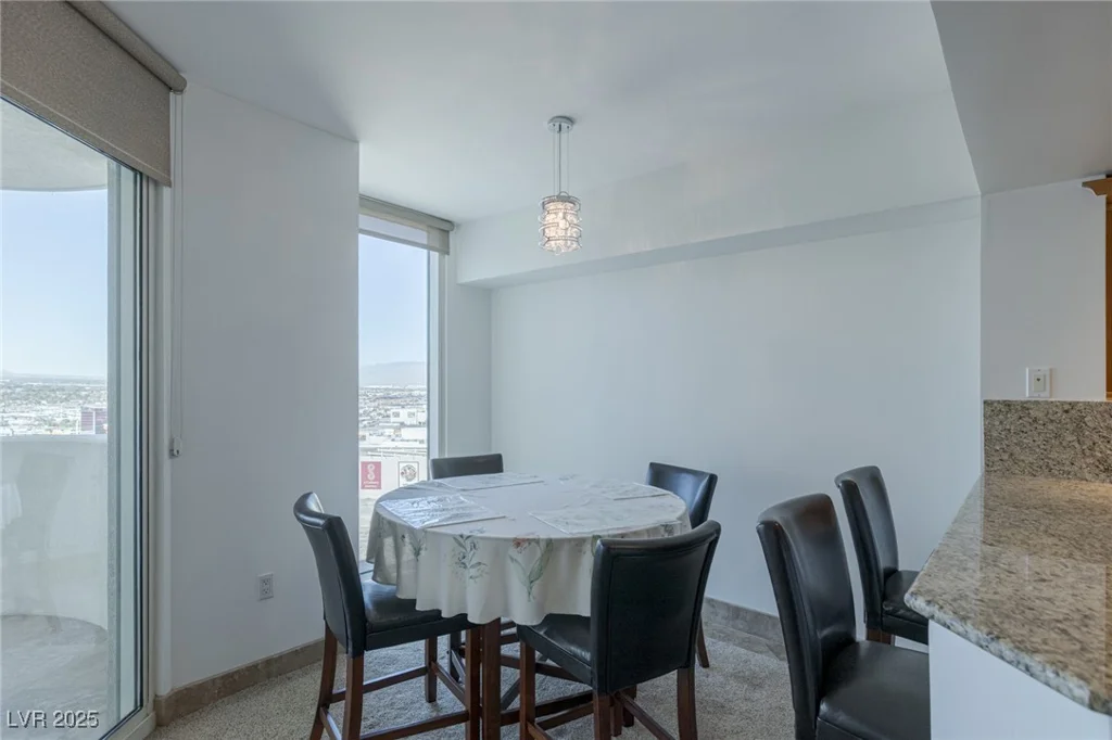 2777 Paradise, Las Vegas, NV 89109