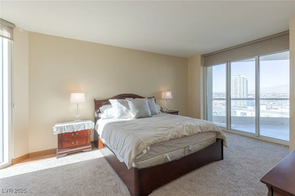 2777 Paradise, Las Vegas, NV 89109